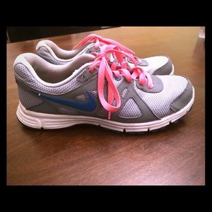 Nike Women’s Revolution Sneakers Size 9
